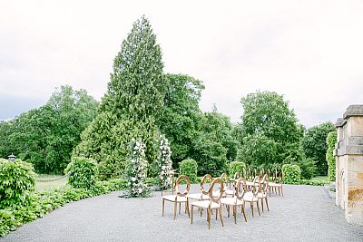 Zámek Dobřenice Zámecký areál