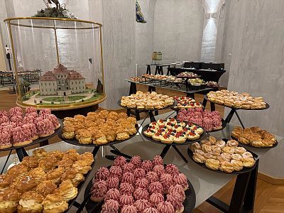 Zámek Karlova Koruna Zámecká Jízdárna